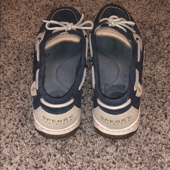 Women’s Sperrys Size 7 - Picture 3 of 5